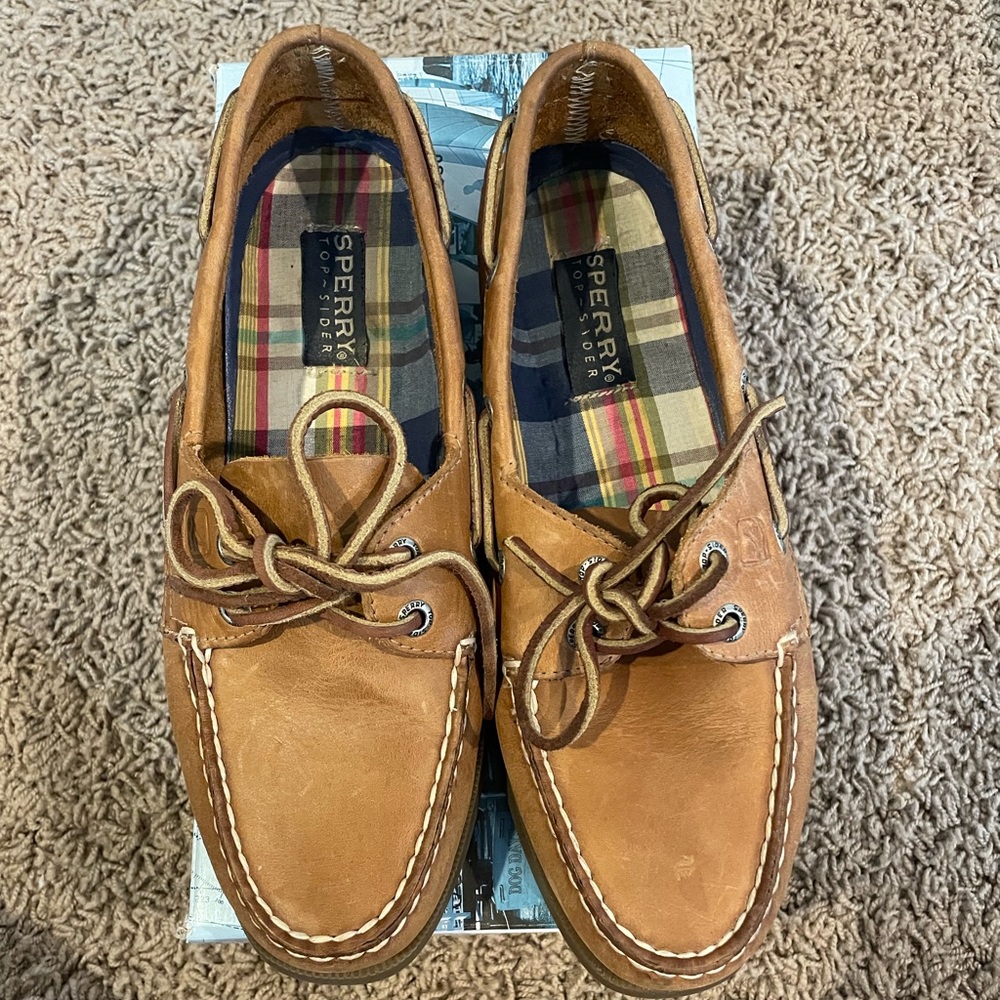 Sperry top sides